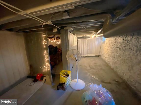 3rd image of 3809 Clifton Ave