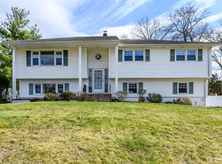 24 Rande Dr, Wayne, NJ