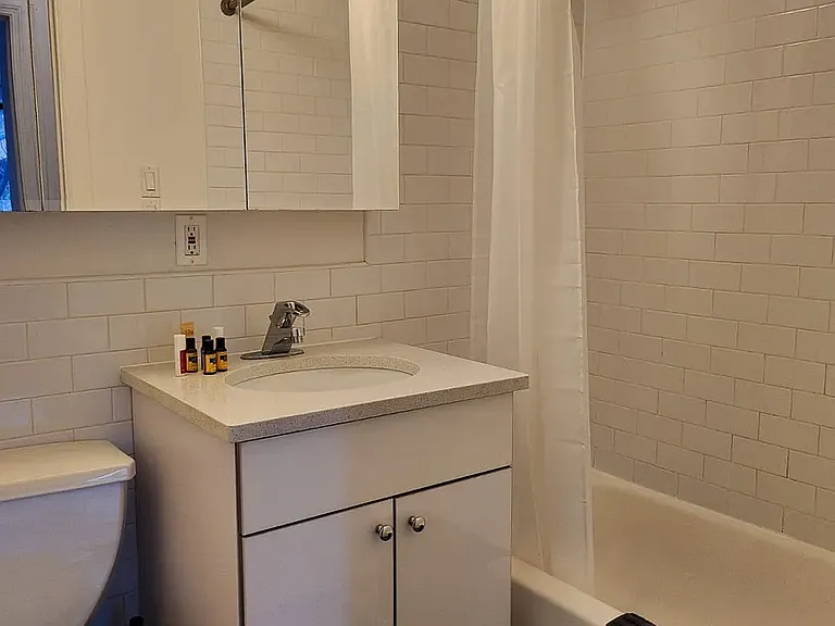 614 10th Ave #4E — Photo 8
