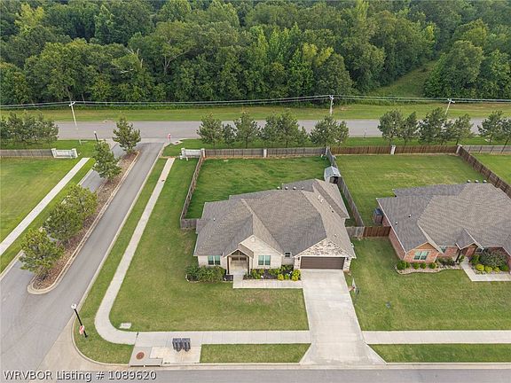 4th image of 924 Mourning Dove Way