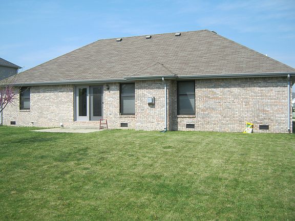 2nd image of 3032 Hawthorn Dr
