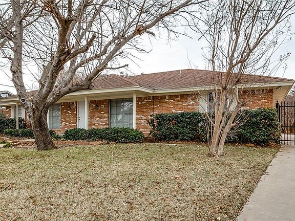 3rd image of 1817 Elm Crest Dr