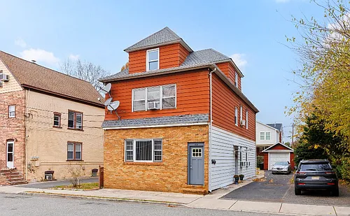 69 Kossuth St #2 Photo 1