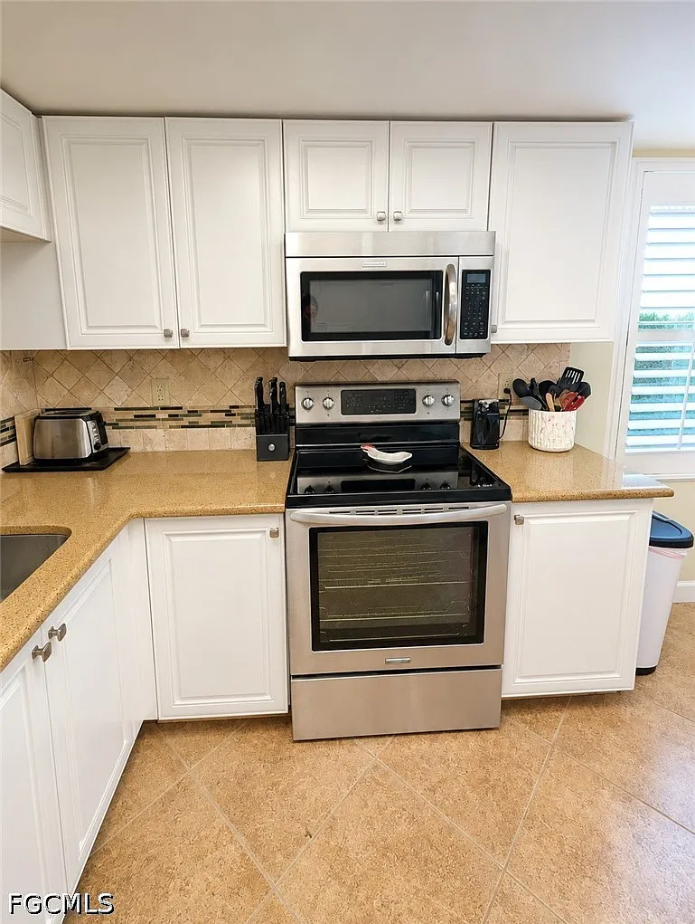 2 bed, 2.0 bath, 1150 sqft, $3,600 — Photo 3