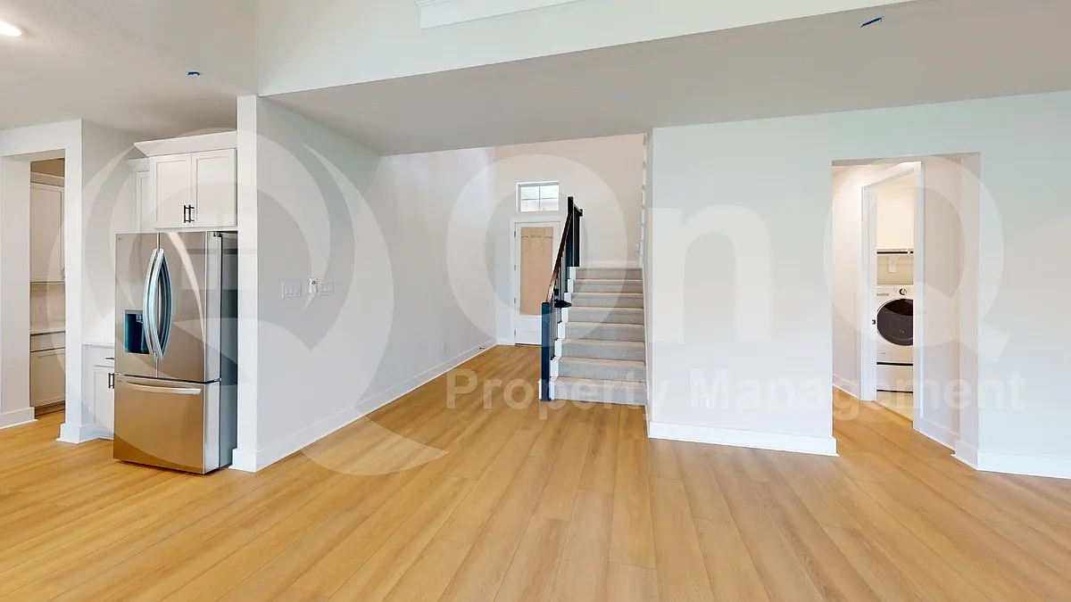 6 bed, 4.0 bath, 3870 sqft, $3,850 — Photo 4
