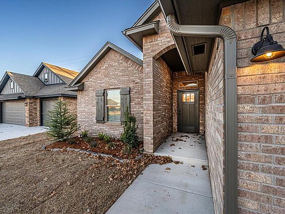4th image of 708 Black Mesa Ct