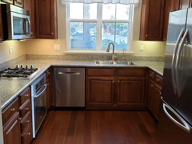 Flora Ln — Photo 30