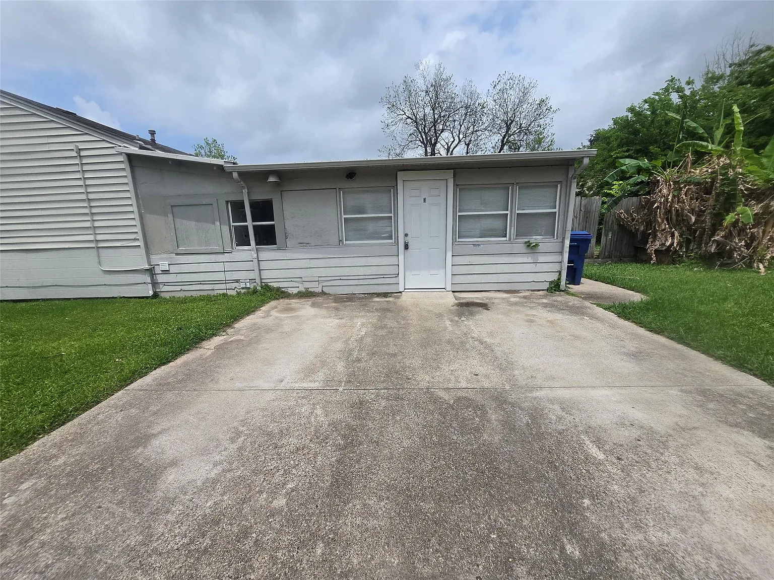 1 bed, 1.0 bath, 700 sqft, $850 — Photo 2