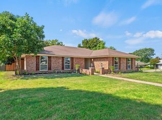 500 Basswood Dr, Euless, TX 76039