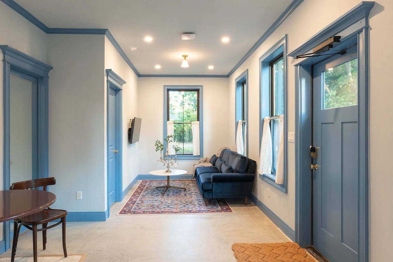 2 bed, 1.0 bath, 527 sqft, $9,435 — Photo 1