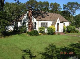 695 Union Ave, Holtsville, NY 11742