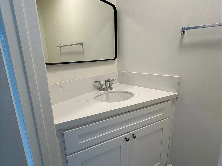 656 Lemar Park Dr #D — Photo 13
