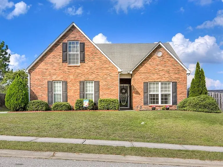800 Shirez Dr — Photo 1