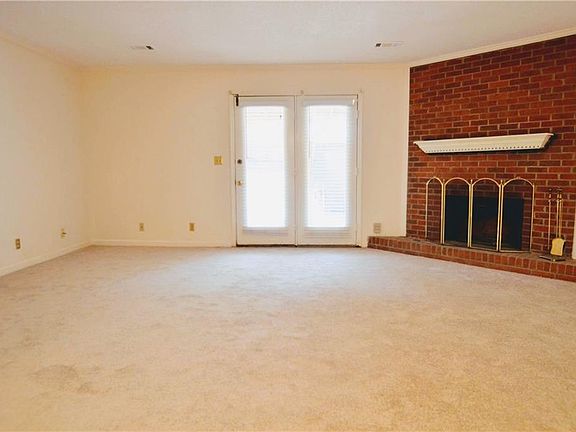 5th image of 6004 Pat Mell Pl SE