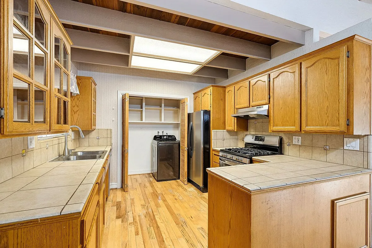 Building Photo - 10265 Soquel Dr