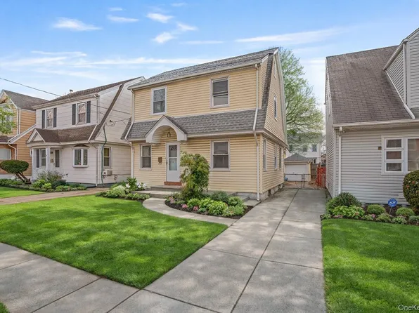 9020 205th Street, Hollis, NY 11423