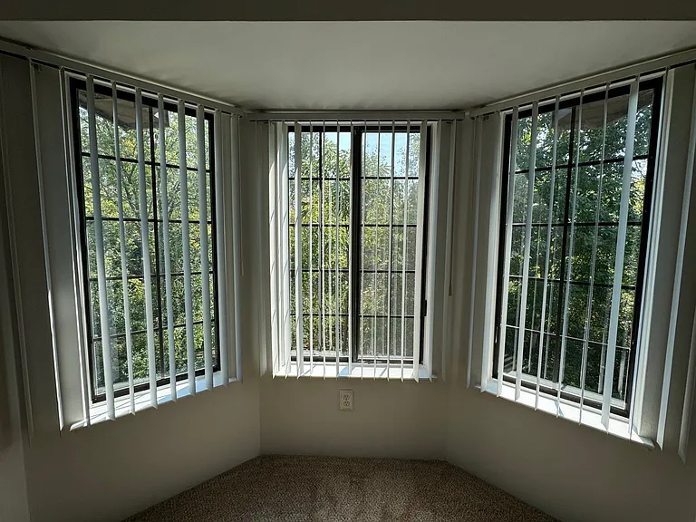 Charter Oaks Apartments — Photo 166