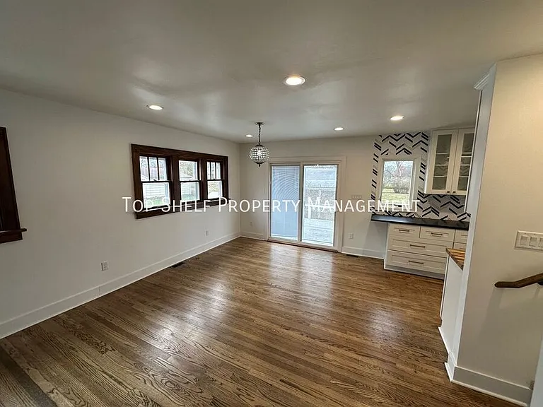 1624 48th St — Photo 3