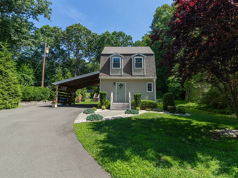 80 River Rd — Photo 1