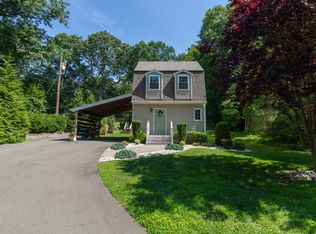80 River Rd, Clinton, CT 06413