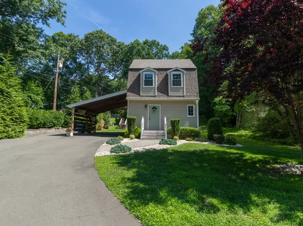 80 River Rd, Clinton, CT 06413