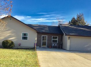 604 Delaware Dr, Ozawkie, KS 66070