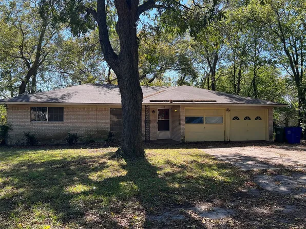 108 E South St, Whitesboro, TX 76273