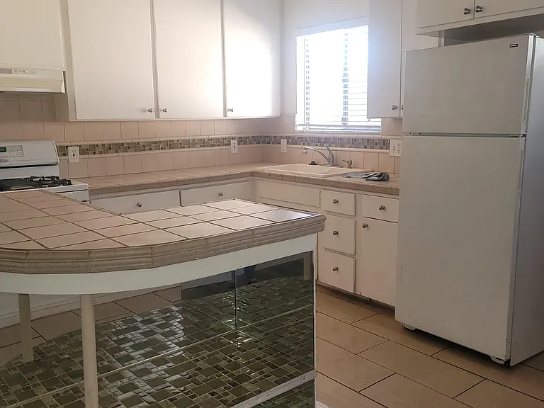 963 N Harvard Blvd #3A — Photo 12
