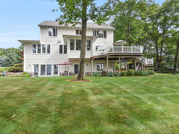 4th image of 1440 N Wooded Lake Dr