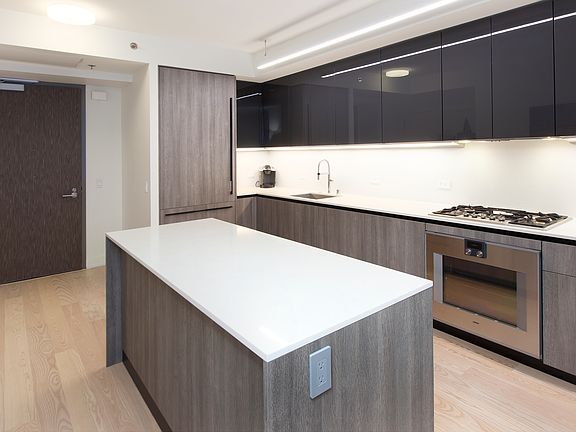 4th image of 338 Main St Unit 8F