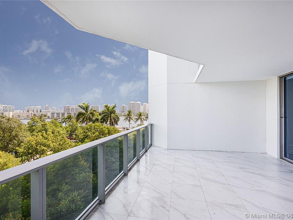 1st image of 17301 Biscayne Blvd APT 404