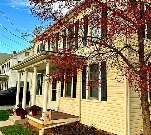 2nd image of 501 Main St