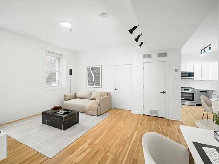 716 Madison St #106 — Photo 3