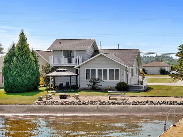 11672 W Shore Dr, Houghton Lake, MI 48629