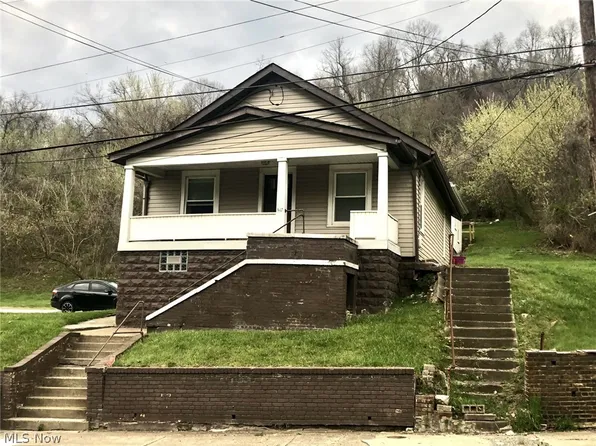 347 Pennsylvania Ave, Weirton, WV 26062