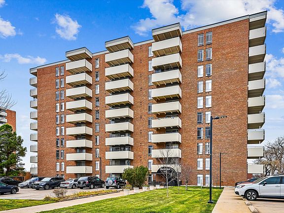 3rd image of 1625 S Birch St APT 706
