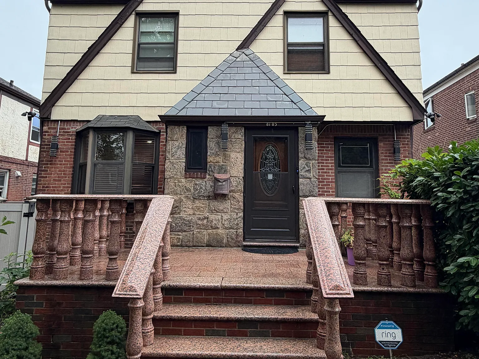 3 bed, 2.5 bath, 2021 sqft, $6,000 — Photo 1
