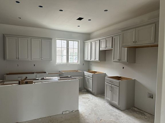 4th image of 8775 Bedfordshire Dr #35