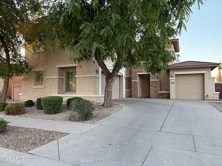642 E Torrey Pines Pl — Photo 4