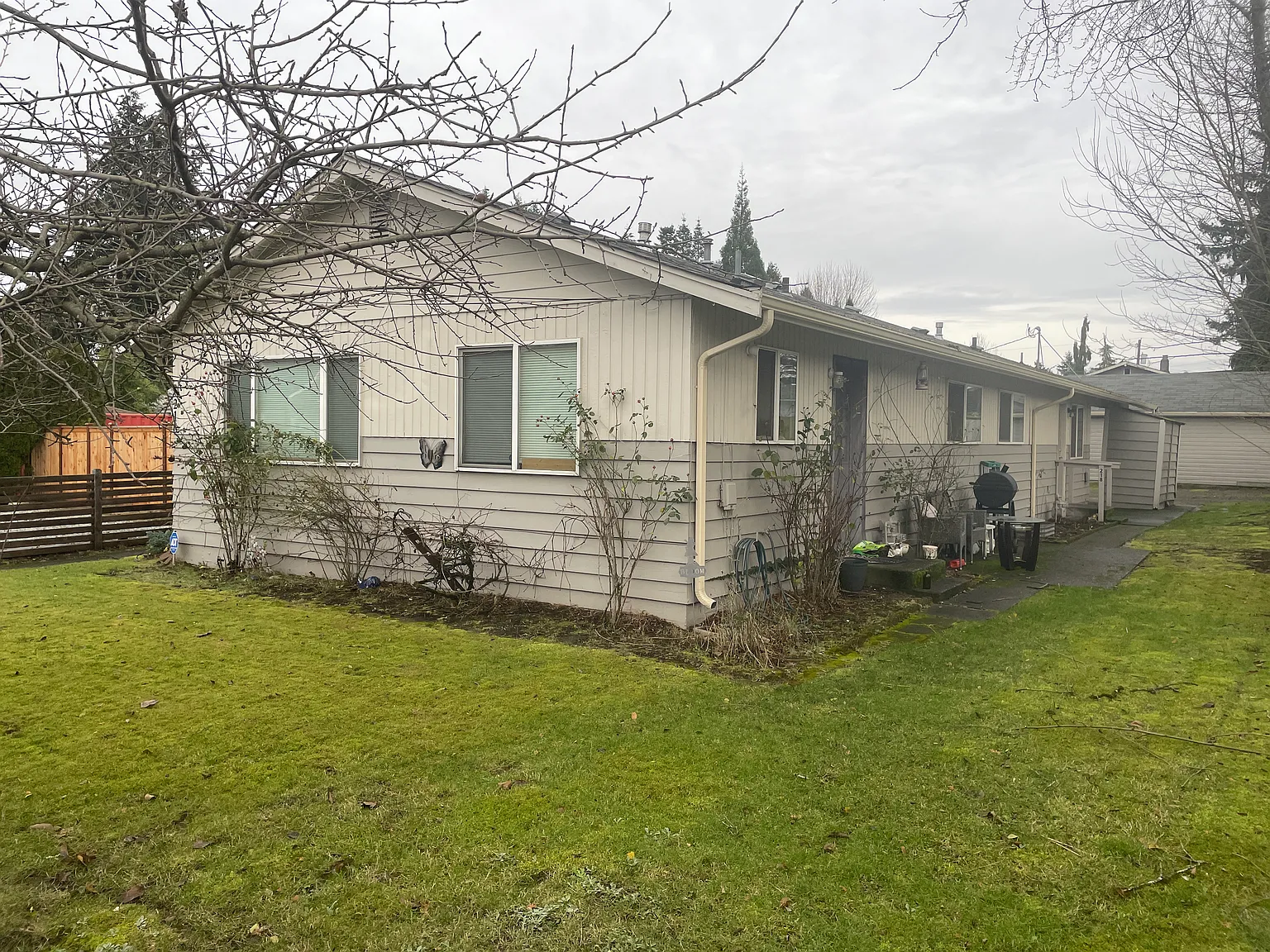 218 J St SE #218 photo 1