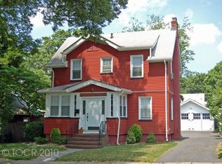12 Oldis St, Rochelle Park, NJ 07662
