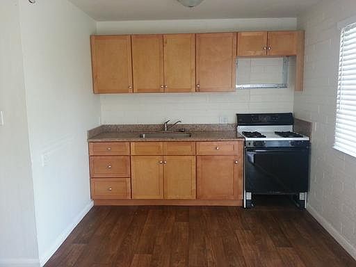 2nd image of 2510 W Augusta Ave
