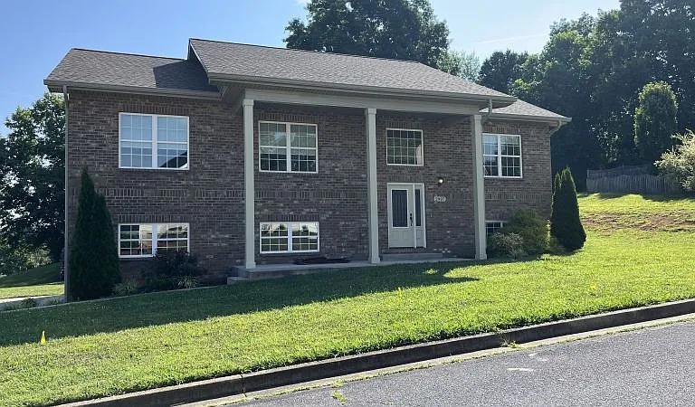 2907 Vicksburg Rd — Photo 1