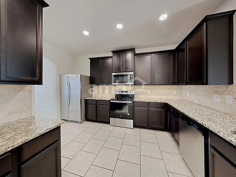 7913 Oxbow Way — Photo 3