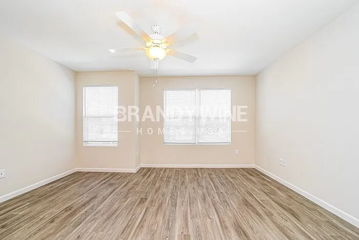 558 Kit St — Photo 14