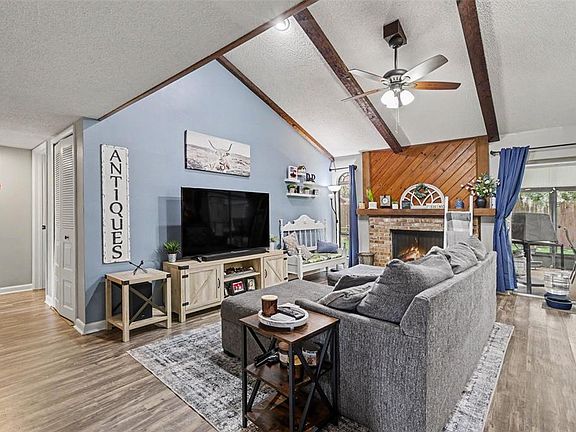 4th image of 819 CROSSWINDS DRIVE