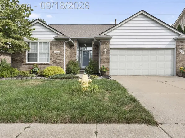 24660 Christina Dr, Flat Rock, MI 48134