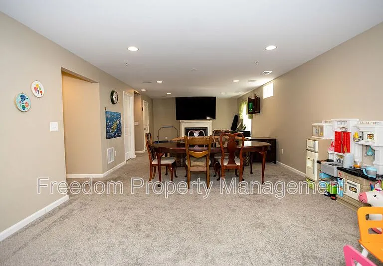 2425 Morgans Point Dr — Photo 52