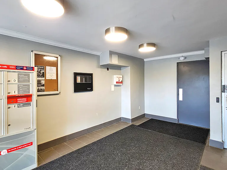 60 Exeter Rd — Photo 17