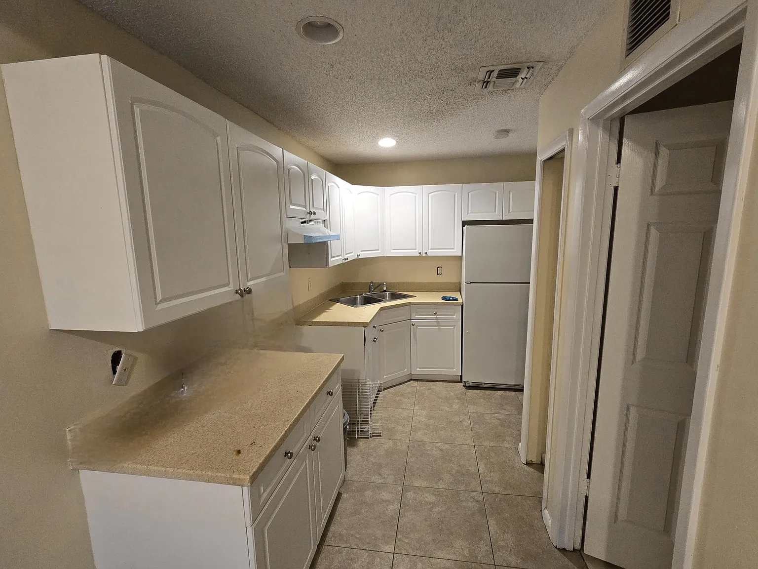 2 bed, 1.5 bath, 660 sqft, $1,350 — Photo 4